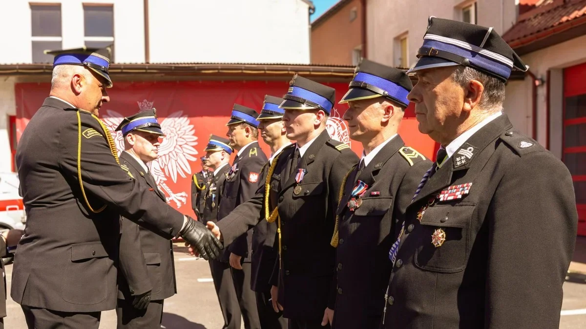 Obchody Dnia Strażaka w Ustrzykach Dolnych. Były odznaczenia i awanse [ZDJĘCIA] - Zdjęcie główne