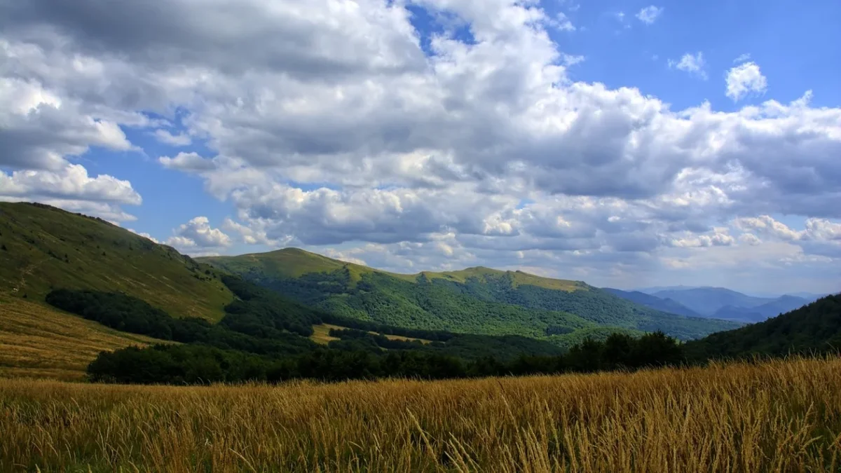 Nad Bieszczady nadciągają burze z gradem. Synoptycy wydali ostrzeżenie na dzisiejszą noc - Zdjęcie główne