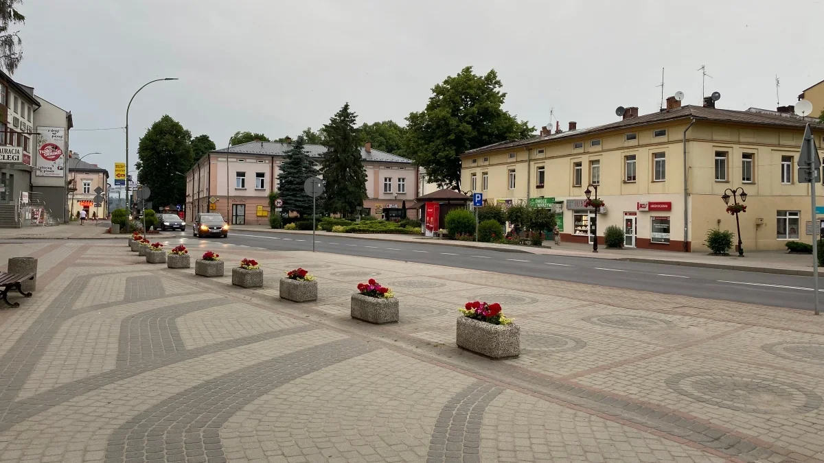 Strzelanina i brutalna napaść z nożem na kierowcę w Lesku. Sprawcy zostali zatrzymani przez policję - Zdjęcie główne