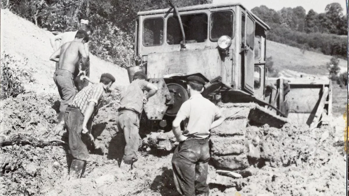 Historia starej fotografii. "Stalińce" pod Otrytem - Zdjęcie główne