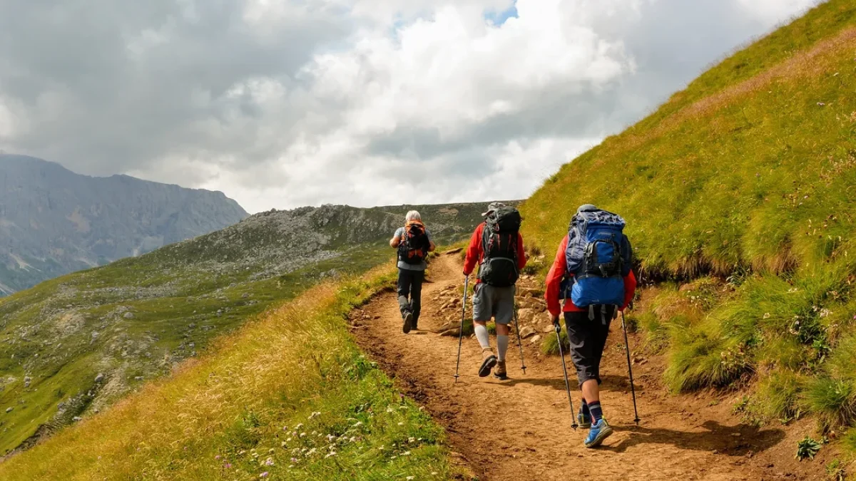 Planujesz wyjazd w góry? Sprawdź, jak przygotować się do trekkingu [PORADNIK] - Zdjęcie główne