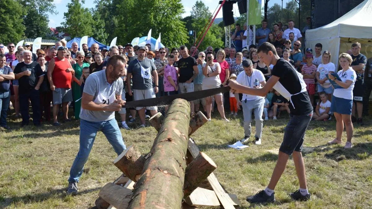 Dzień Drwala w Bukowcu. Dla uczestników przygotowano wiele atrakcyjnych konkurencji - Zdjęcie główne