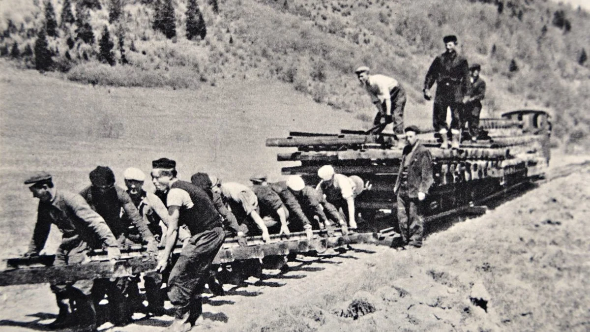 Historia starej fotografii. Ciekawostki z budowy Bieszczadzkiej Kolejki Leśnej - Zdjęcie główne