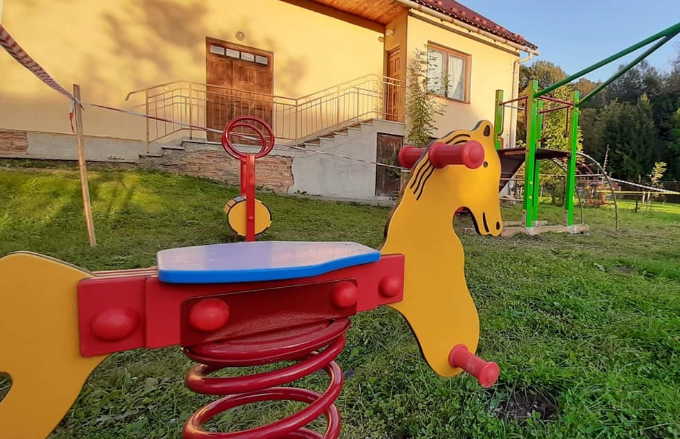 W Bezmiechowej powstał plac zabaw dla dzieci [FOTO] - Zdjęcie główne